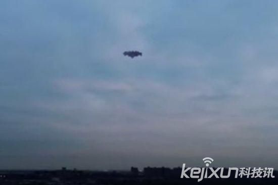 美国纽约上空惊现UFO 不明飞行物发出奇怪噪音