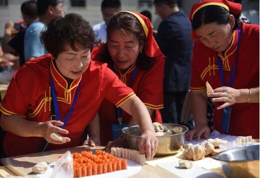 第八届中俄蒙美食文化节暨第三届中国乌兰察布美食文化节开幕