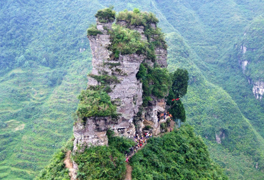 "九天母石"是世界仡佬族之源,也是祭天朝族圣地,每年仡佬